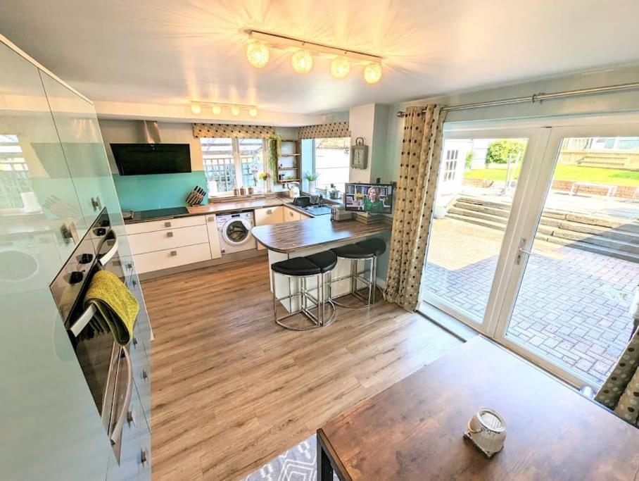 Spacious Lovely 3 Bed House In Keyworth Nottingham Suit Contractors Or Family Exterior photo