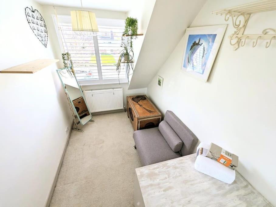 Spacious Lovely 3 Bed House In Keyworth Nottingham Suit Contractors Or Family Exterior photo